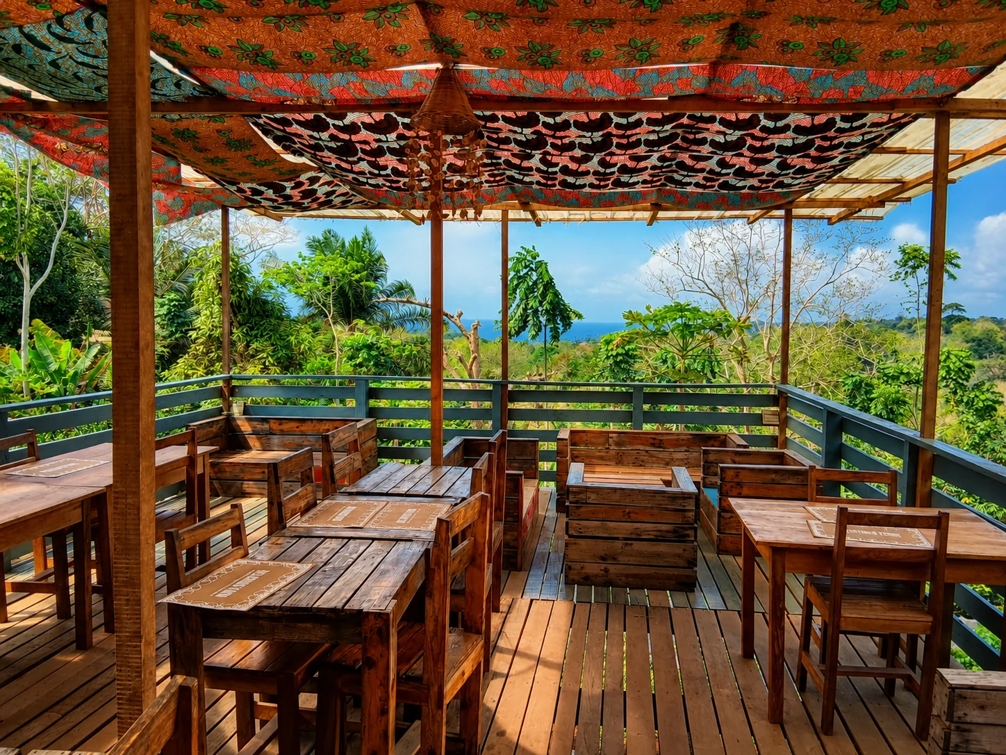 Restaurante e terraço com vista tropical da Casa Cantagalo